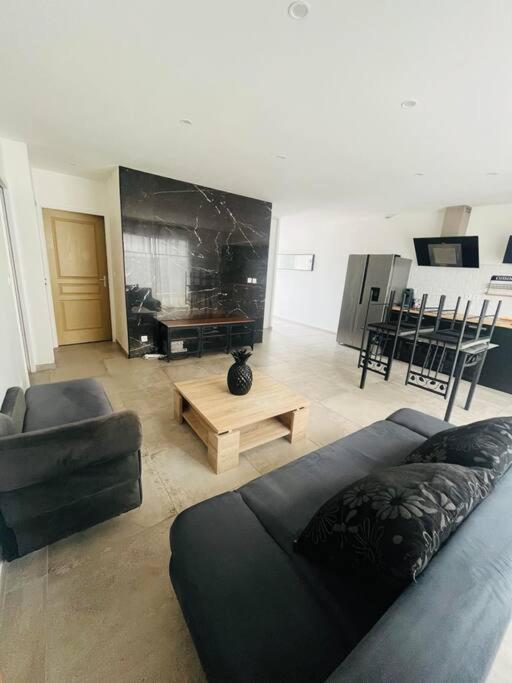 Jolie Maison De Village 2 Chambres Ouveillan المظهر الخارجي الصورة